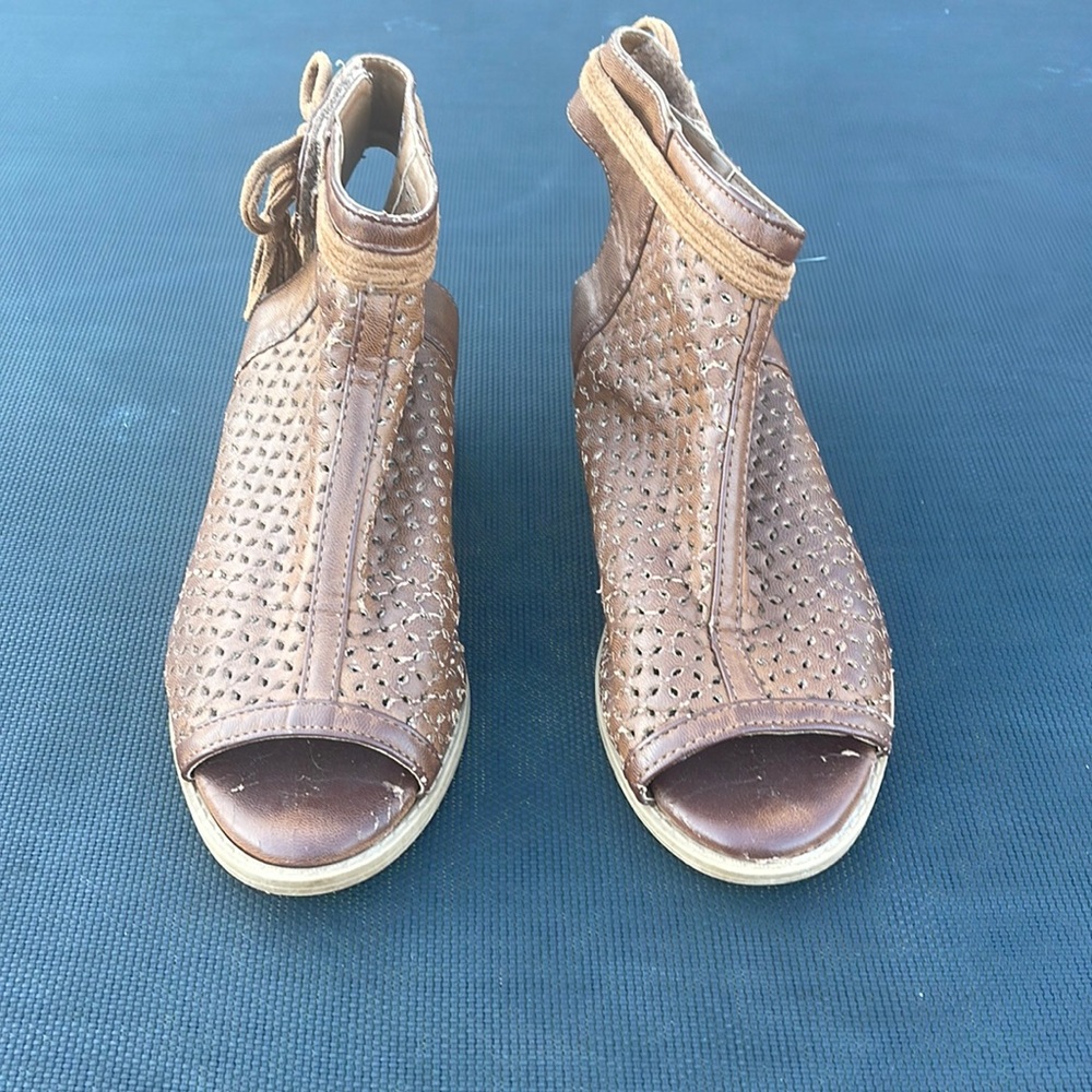 Girls Mia kids brown summer booties size 3Y